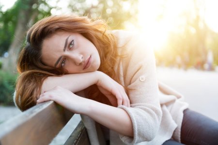 Грустная женщина