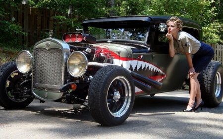 Девушки с ретро авто