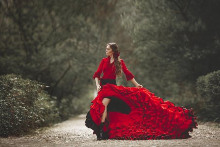 Красный платье фламенко