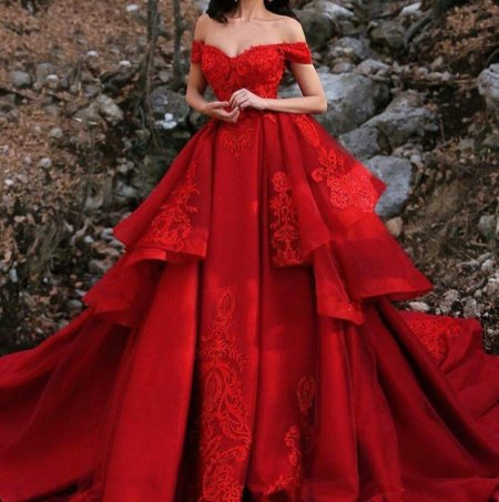 Красное свадебное платье