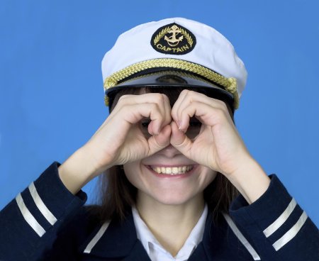 Девушки в морской форме