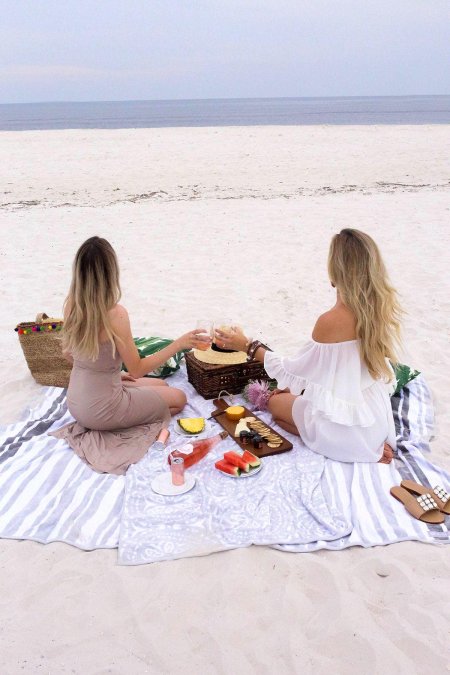 Пикник на море