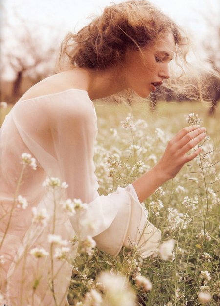 Девушка нежность