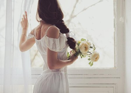 Девушка нежная