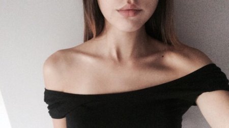 Ключица у девушек