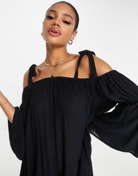 Платье мини с открытыми плечами