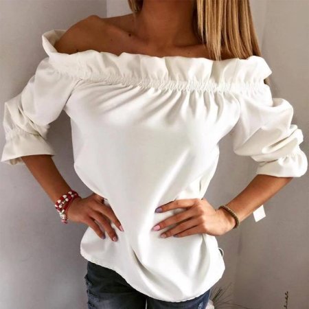 Блуза с открытыми плечами