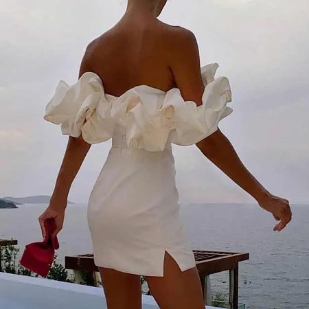 Женское облегающее платье с оборками