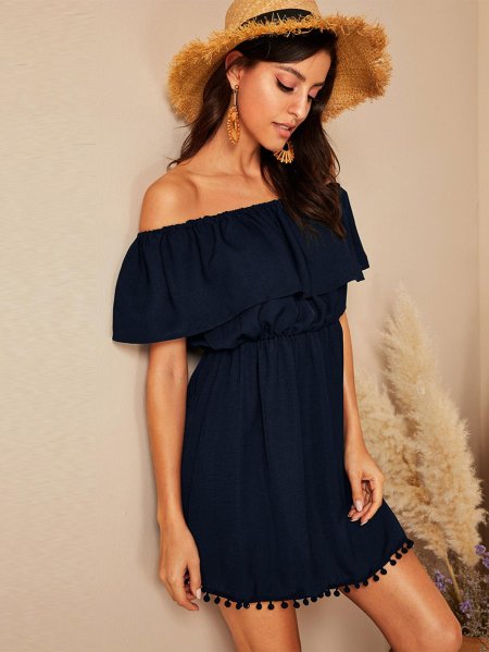 Платье с приоткрытыми плечами