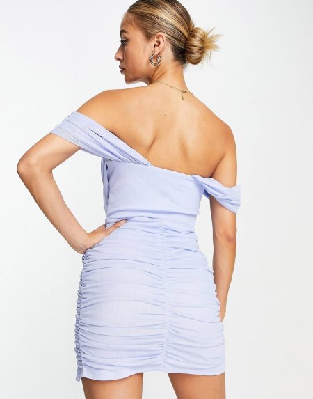 Платье мини с открытыми плечами