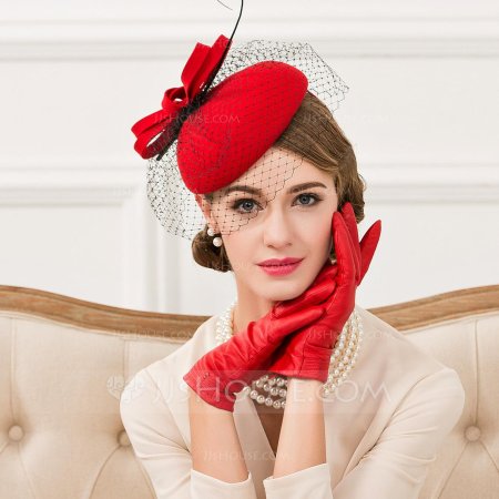 Платье и шляпка