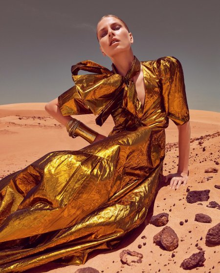 Модная фотосессия в пустыне