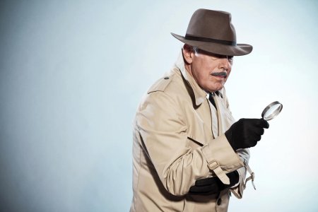 Детектив коломбо в шляпе