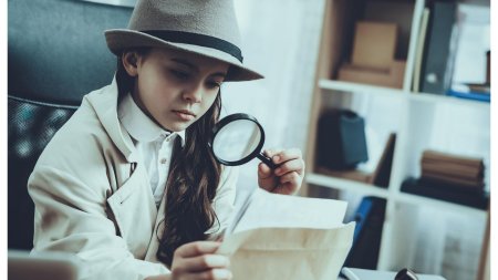 Девушка детектив