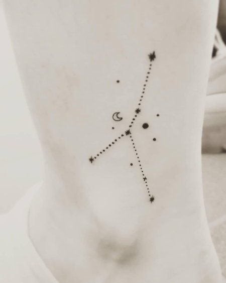 Татуировка созвездие рака