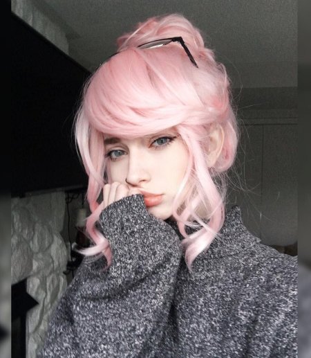 Розовый цвет волос