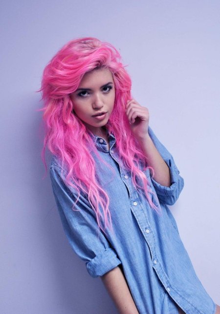 Девушки с розовыми волосами