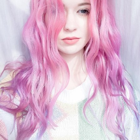 Розовые волосы