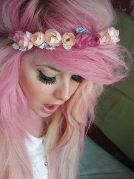 Розовые волосы