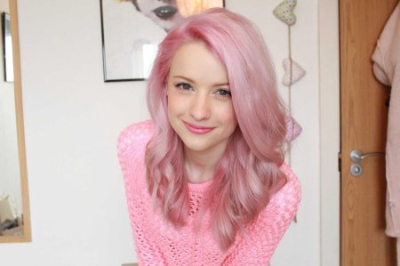 Красивые девушки с розовыми волосами