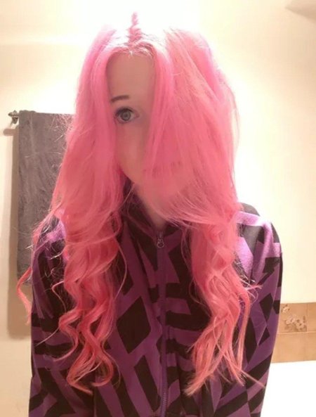 Цвет волос розовый
