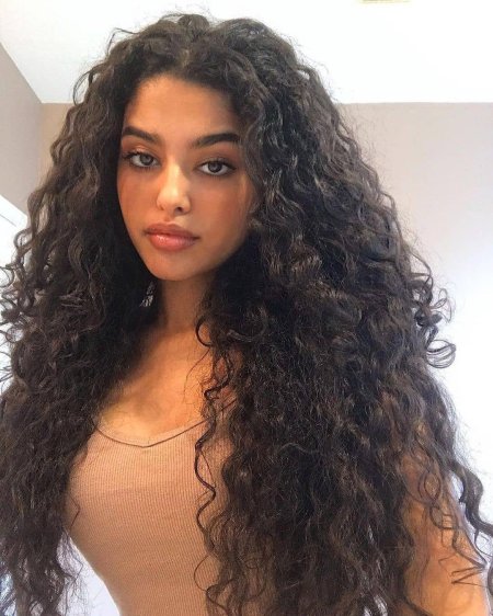 Длинные вьющиеся волосы