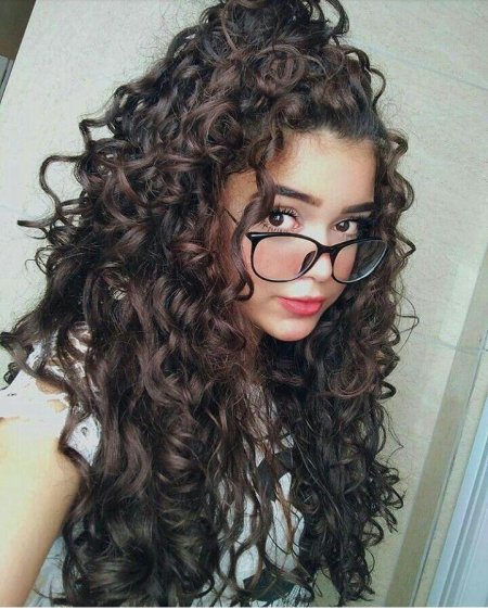 Кудрявые волосы длинные