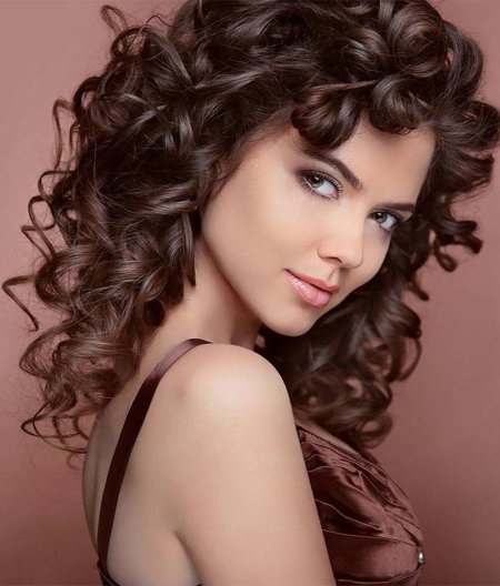 Локоны на средние волосы