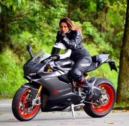 Мотоэкипировка спортбайк ducati