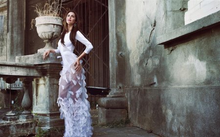 Девушка в красивом платье