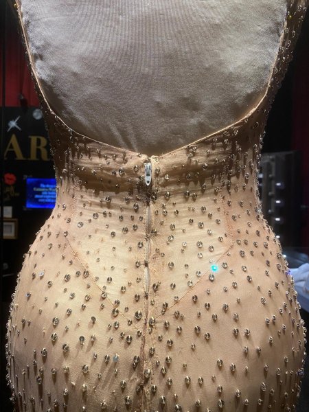 Платье мэрилин монро на ким кардашян