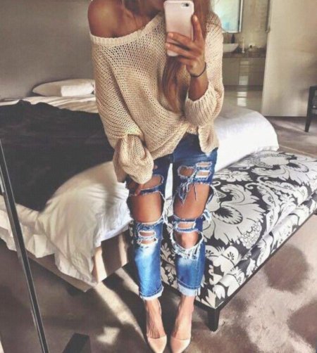 Свитер на одно плечо