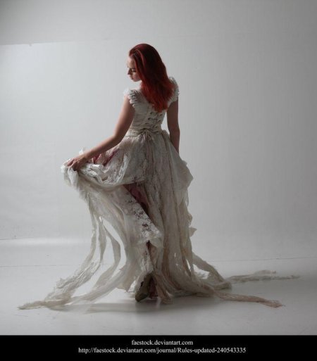 Порванное свадебное платье