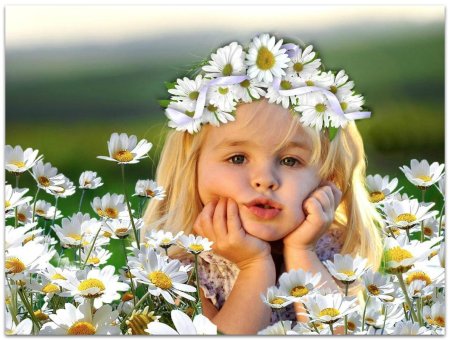 Девочка с ромашками