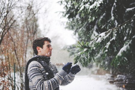 Парень зимой