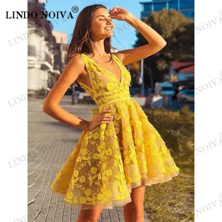 Желтое платье