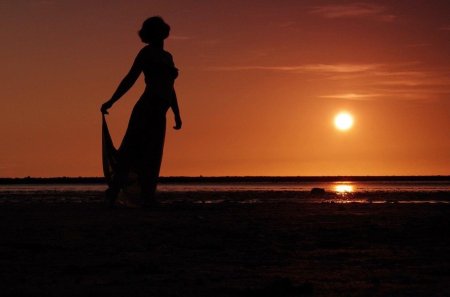 Девушка на закате