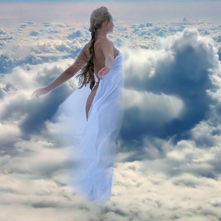 Девушка в облаках