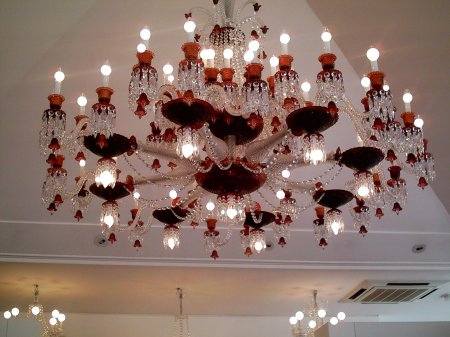 Люстра в комнате