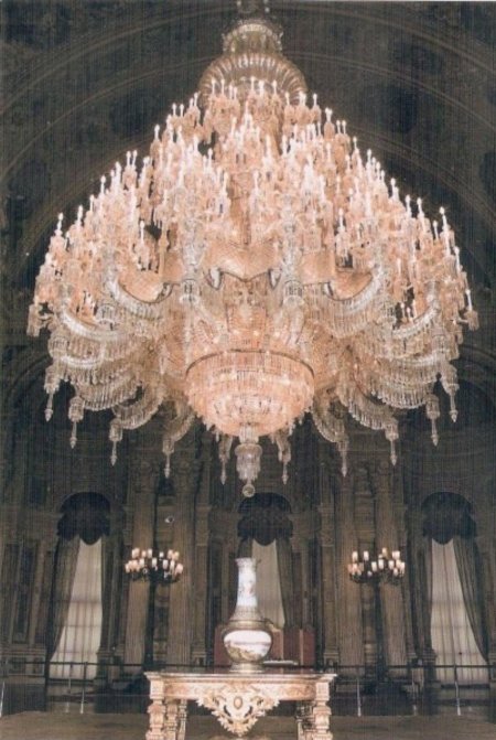 Дворец долмабахче люстра королевы виктории