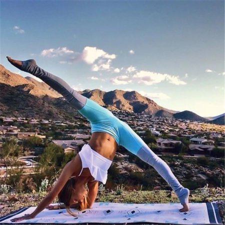 Красивая йога