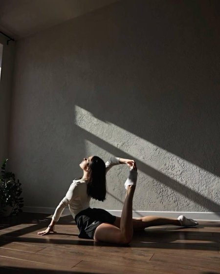 Растяжка шпагат