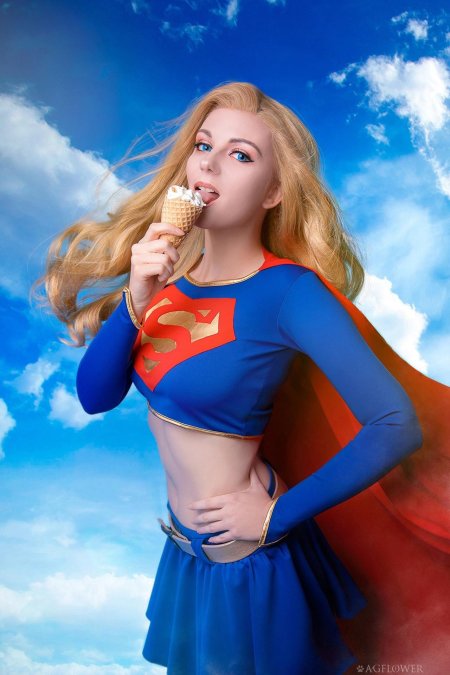 Девушка супергерой