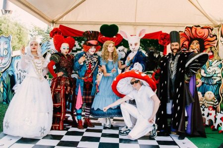 Алиса в зазеркалье аниматоры