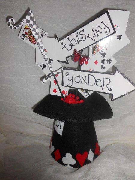 Алиса в стране чудес шляпа из карт