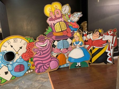 Декорации алиса в стране чудес