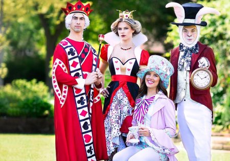 Алиса в стране чудес костюмы персонажей