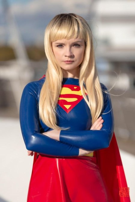 Супергерл косплей латекс
