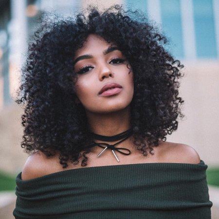 Кудрявый волосы