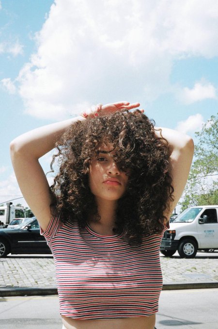 Кудрявая прическа